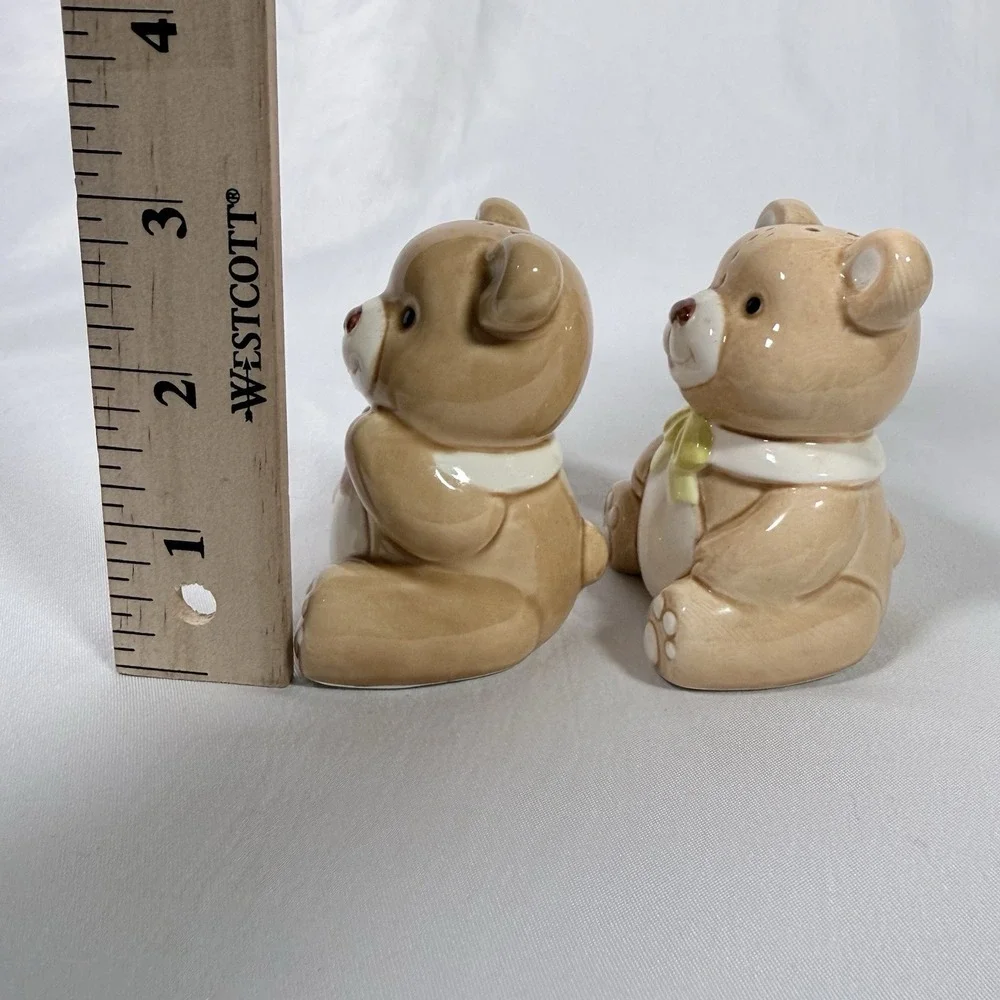 Vintage Lefton Ceramic Teddy Bear Salt Pepper Shakers 1984 Hand Painted Bows Set